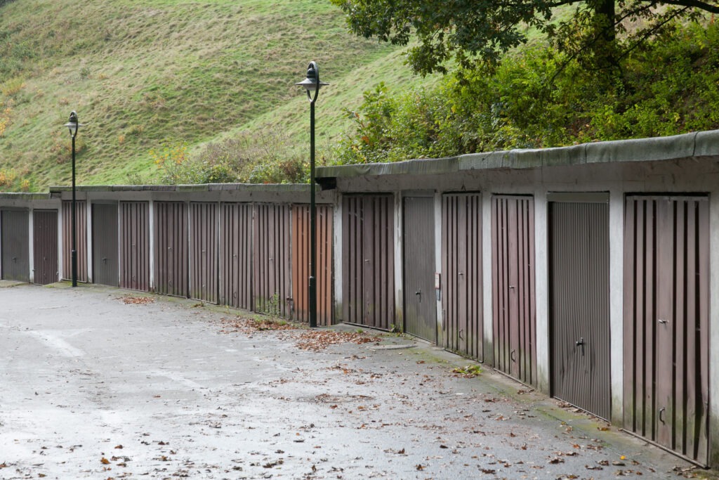 Aus der Serie KOMPLEXE GARAGENKOMPLEXE von Christoph Busse