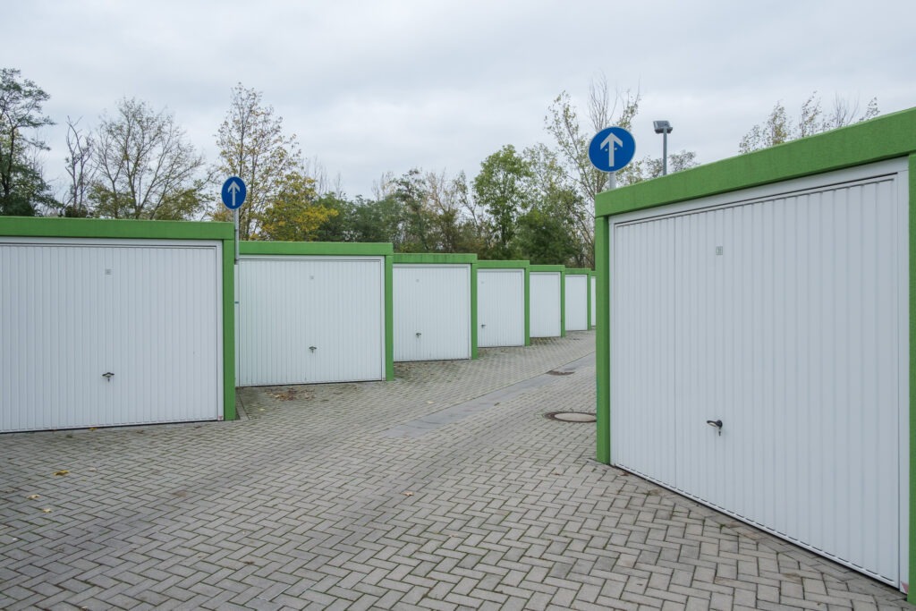 Aus der Serie KOMPLEXE GARAGENKOMPLEXE von Christoph Busse