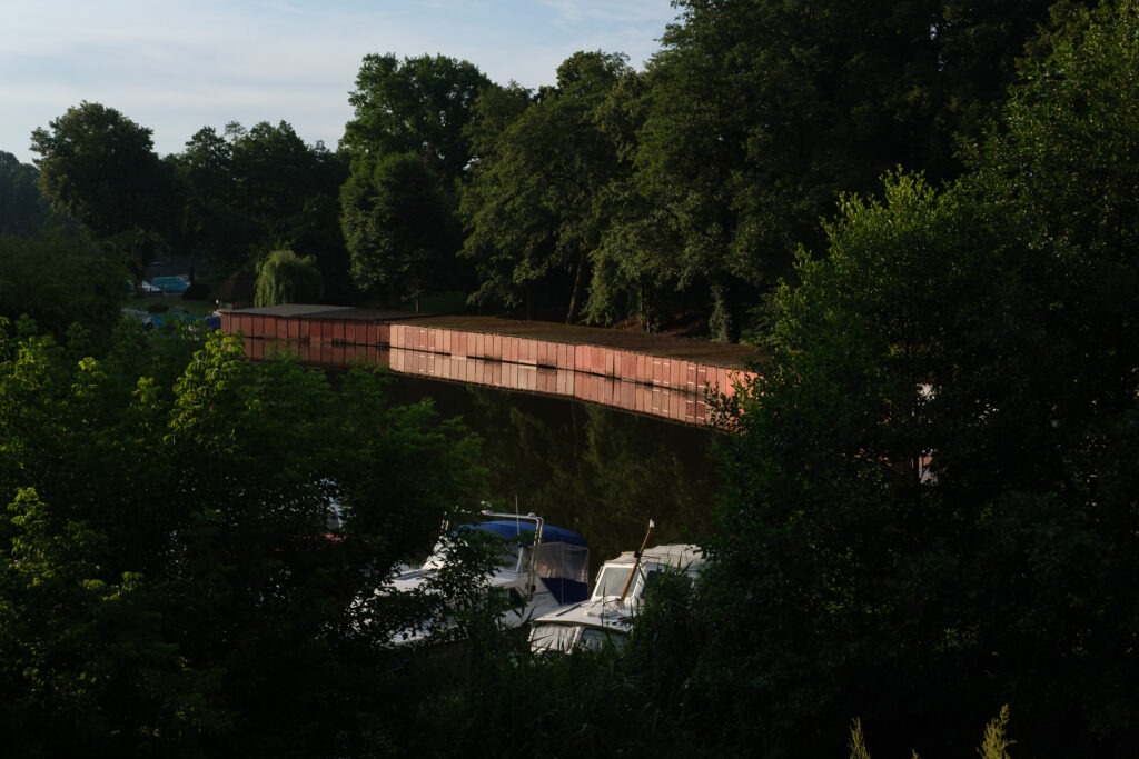 Aus der Serie KOMPLEXE GARAGENKOMPLEXE von Christoph Busse